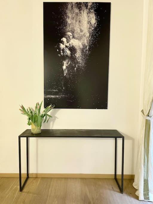 Design Studio Centro Storico Apartment Milan Bagian luar foto
