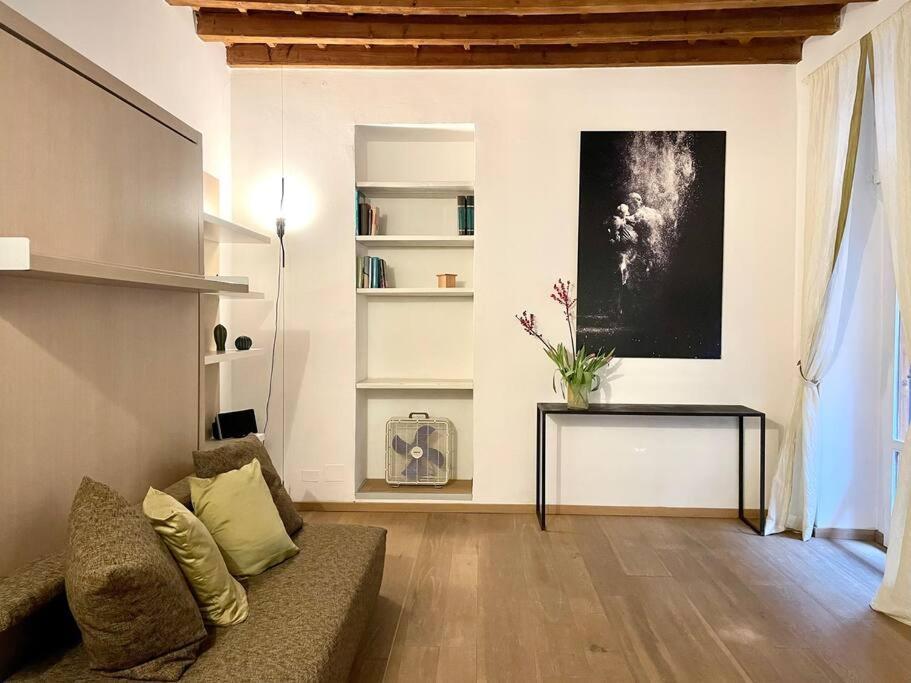 Design Studio Centro Storico Apartment Milan Bagian luar foto