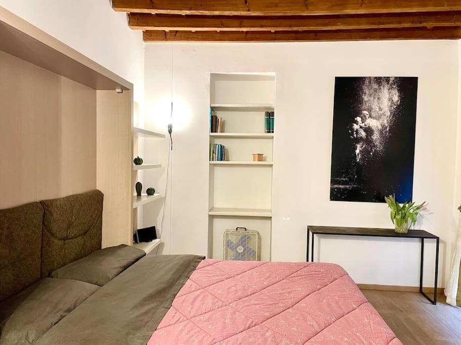 Design Studio Centro Storico Apartment Milan Bagian luar foto