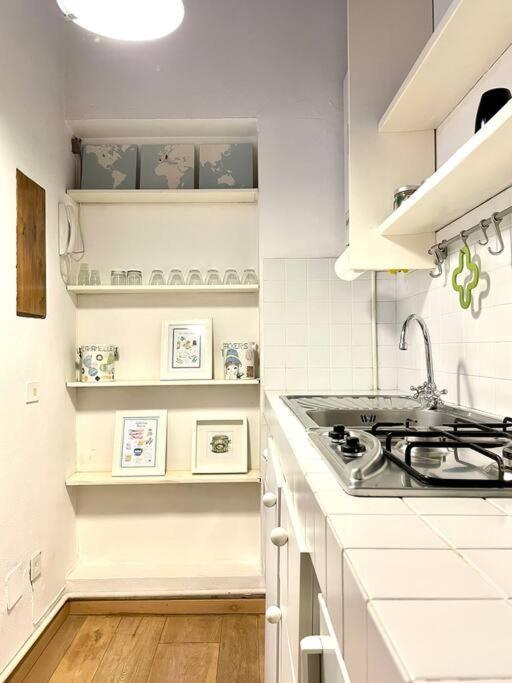 Design Studio Centro Storico Apartment Milan Bagian luar foto